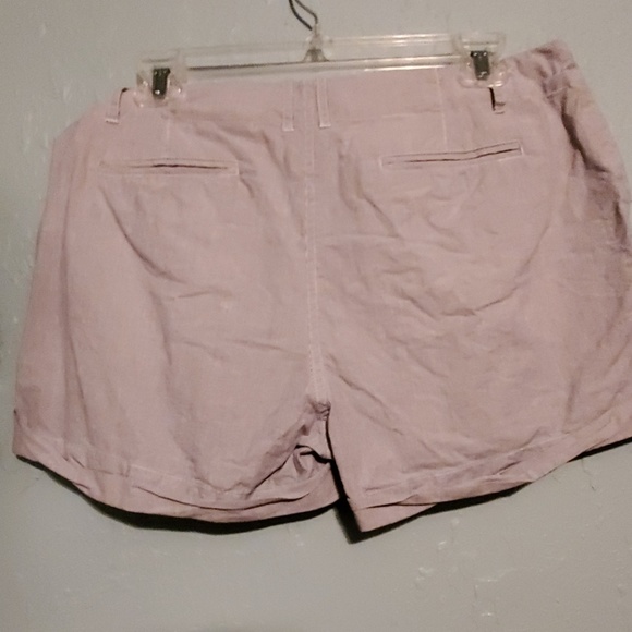For Cynthia Seersucker Cuffed Shorts - Picture 2 of 4